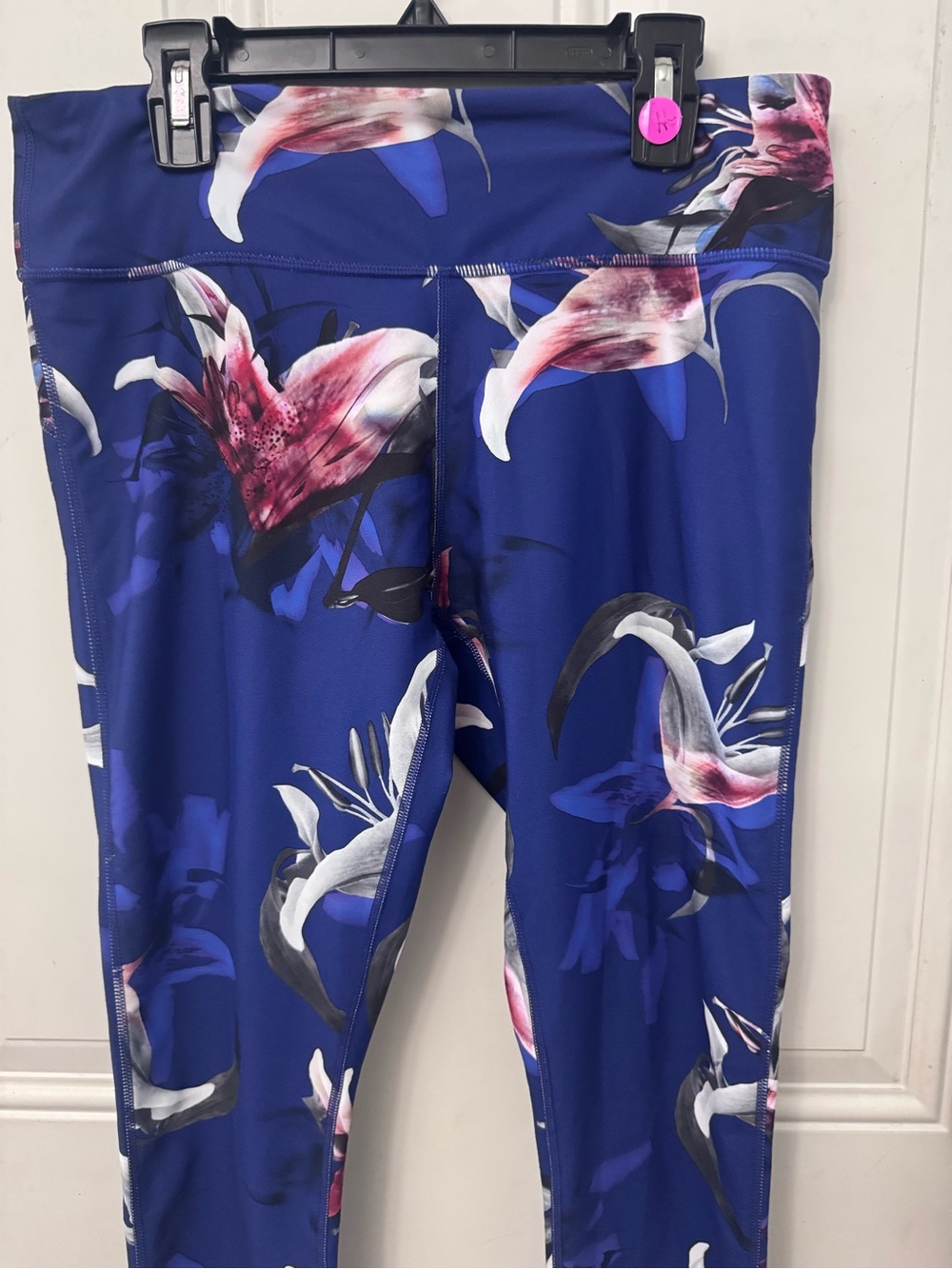 Women’s Fabletics Lisette High Waisted Capri size Medium - Picture 2 of 6